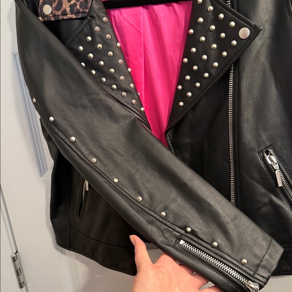 Torrid Black Leather Jacket with Leopard Collar - Picture 8 of 16